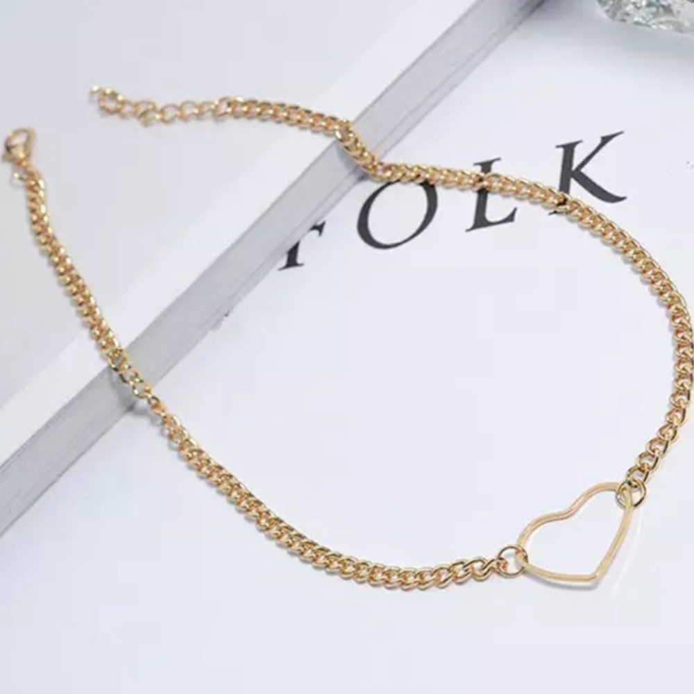 🎉 New Gold Plated Heart Choker Necklace - Picture 3 of 5